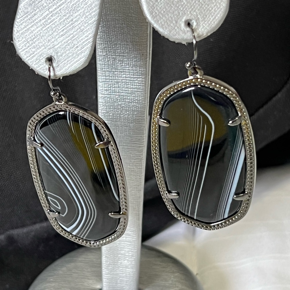 NWOT RARE & Retired Kendra Scott Danielle Earrings Black Banded Agate & Gunmetal - Picture 4 of 14